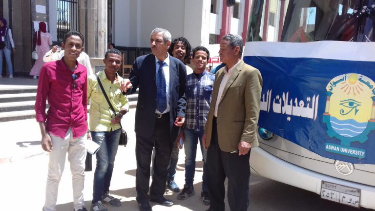 مشاركة طلاب الكلية التربية في إستفتاء التعديلات الدستورية