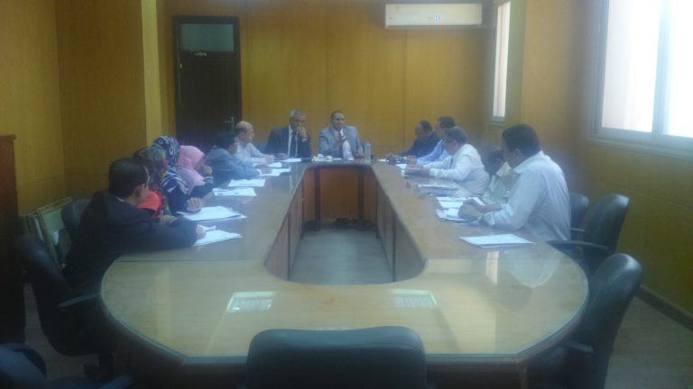 مجلس الكلية برئاسة أ.د/ أحمد غلاب _ رئيس الجامعة