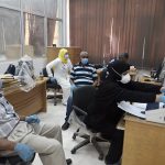 عميد الكلية يتابع أعمال التصحيح الإلكتروني