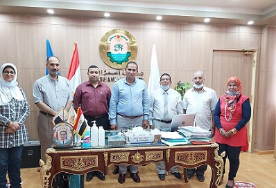 رئيس جامعة اسوان يجتمع : بفريق مشروع منح درجة ” دبلومة لطلاب الدراسات العليا فى التغييرات المناخية والقائمة على التعليم والتعلم الهجين