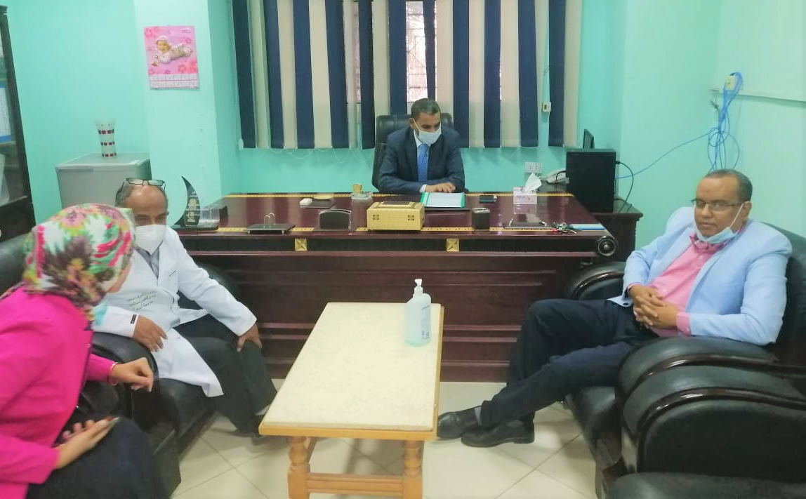 رئيس جامعة أسوان:  التشديد على تطبيق الإجراءات الاحترازية في مواجهة فيروس كورنا المستجد بالمستشفى الجامعي