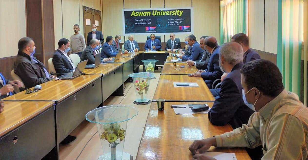 رئيس جامعة أسوان : نعمل علي التحول الرقمي بجعل جامعة أسوان جامعة ذكية