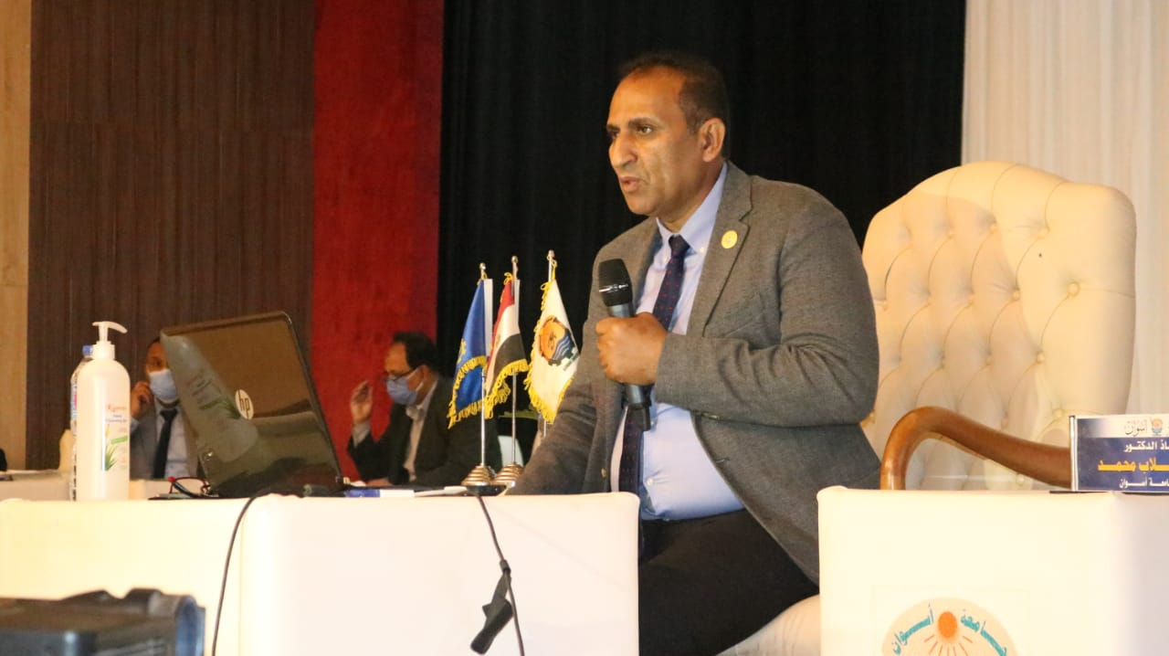 *رئيس جامعة أسوان : تأجيل الامتحانات الفصل الدراسي الأول  لما بعد إجازة نصف العام*