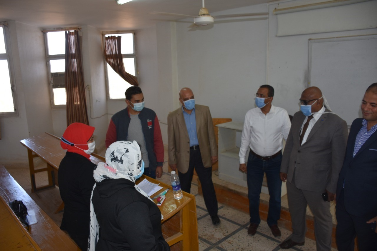 رئيس جامعة أسوان : تطبيق الإجراءات الاحترازية خلال فتح باب الترشح لانتخابات إتحاد الطلاب