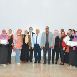 رئيس جامعة اسوان: يشهد حفل المركز الجامعي للتطوير المهني للخريجين