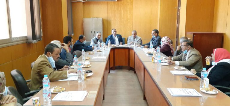 مجلس كلية التربية جامعة أسوان