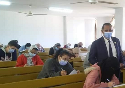 رئيس جامعة أسوان : يتفقد انطلاق امتحانات الفصل الدراسي الأول وسط إجراءات مشددة