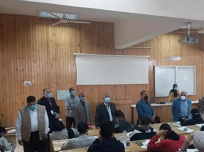 الأستاذ الدكتور أحمد غلاب: يواصل متابعة امتحانات الفصل الدراسي الأول