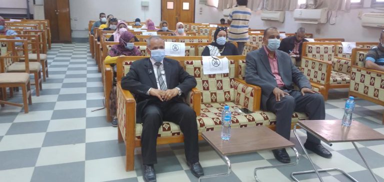 مناقشة رسالة ماجستير للباحث / ناصر محمد شعبان الأستاذ المساعد بكلية التربية الرياضية