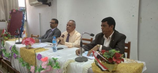 اجتماع الأستاذ الدكتور عميد الكلية مع موظفين الكلية