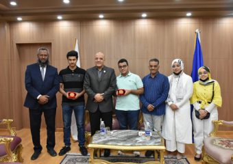 رئيس جامعة أسوان : يكرم أوائل الثانوية العامة بأسوان