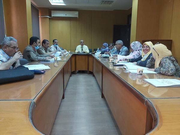 مجلس كلية التربية _ جامعة أسوان رقم (٣٠٥)