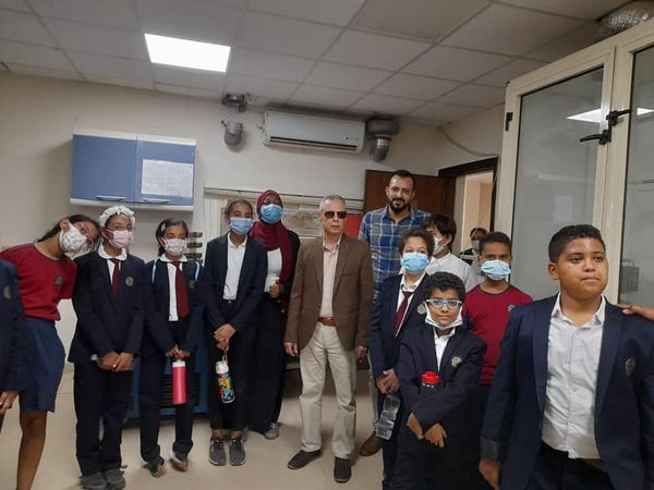 زيارة علمية لطلاب مدارس النيل المصرية لكلية العلوم جامعة أسوان
