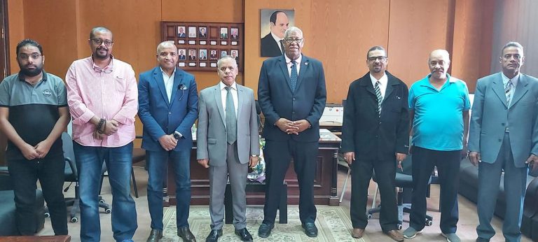 زيارة السيد الأستاذ مجدى سبالك لكلية التربية لخوض انتخابات مجلس إدارة نادي أسوان للدورة القادمة