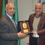 رئيس الأكاديمية العربية للعلوم والتكنولوجيا والنقل البحري يكرم الدكتور أيمن عثمان رئيس جامعة أسوان