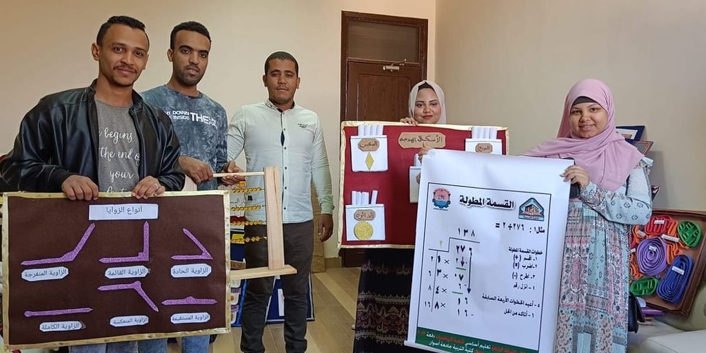 عقد امتحان العملي لمقرر إنتاج الوسائل التعليمية شعبة رياضيات