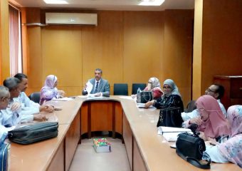 مجلس لكلية التربية جامعة أسوان