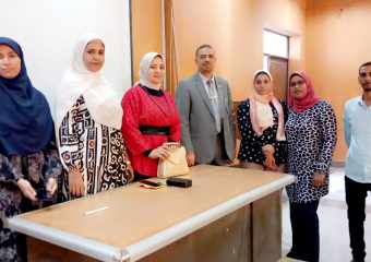 الكشف الطبي لطلاب الكلية الجدد