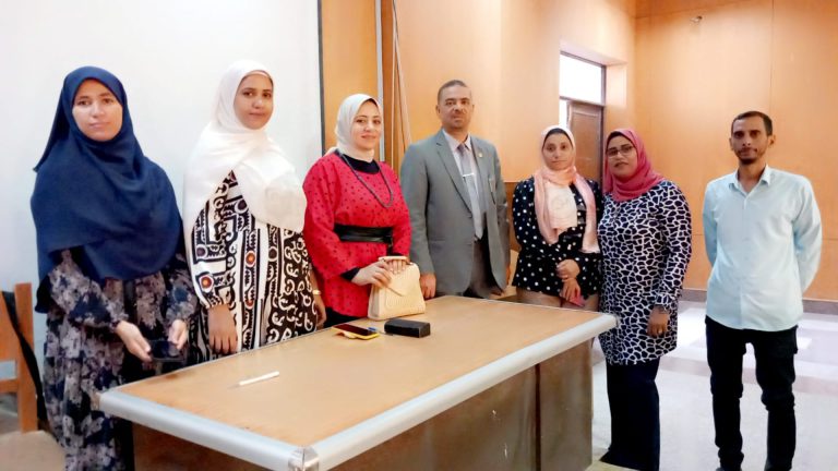 الكشف الطبي لطلاب الكلية الجدد