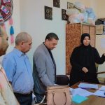 عميد الكلية يتابع المشروعات البحثية لطلاب دبلوم العام الواحد