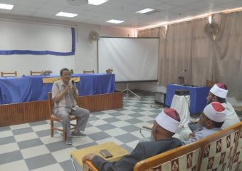 ختام فعاليات الدورة التدريبية للأئمة والواعظات بكلية التربية