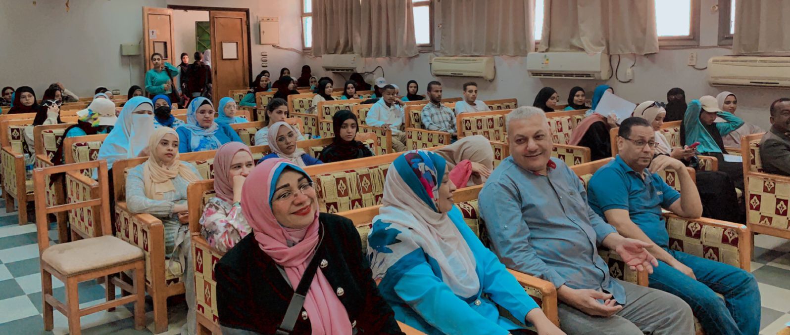 (وحدة مناهضة العنف ضد المرأة بجامعة أسوان تقيم ورشة عمل بعنوان (السلامة الرقمية