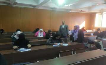 عميد كلية التربية يتفقد لجان الامتحانات للفصل الدراسي الأول 2024/ 2025