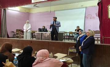 كلية التربية تعقد لقاءً تعريفيًا لطلاب الفرقة الرابعة حول التدريب الميداني وبحوث الفعل ومشروع التخرج